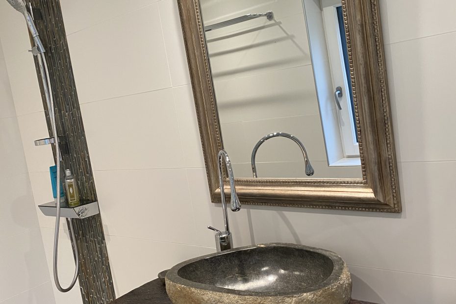 8D2EB2A3-A19A-4E7E-BC95-E277625D8888