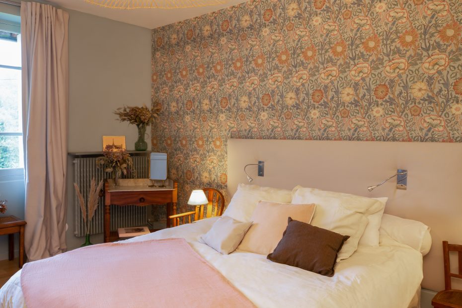 Chambre wmorrisandco pink-and-rose 2 pampa descamps DIY hmhome morriswallpaper Portrait