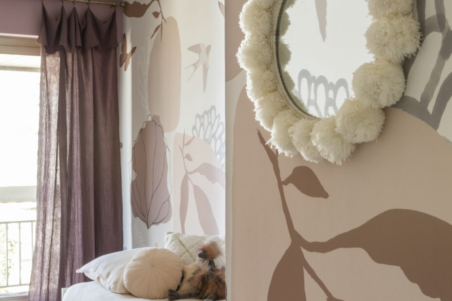 Maison_Courty_renovation_decoration_chambre fille rose beige_Roomblush_bureau Samuel Wilkinson conran shop_farrow and ball cinder rose