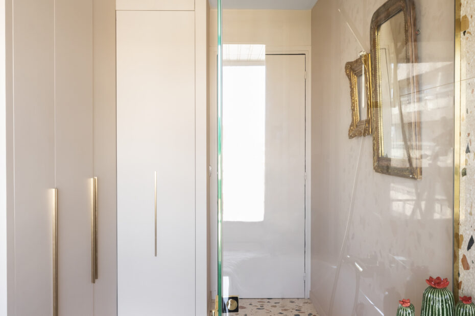 Maison Courty renovation decoration salle de bain terrazzo buanderie cachée 2