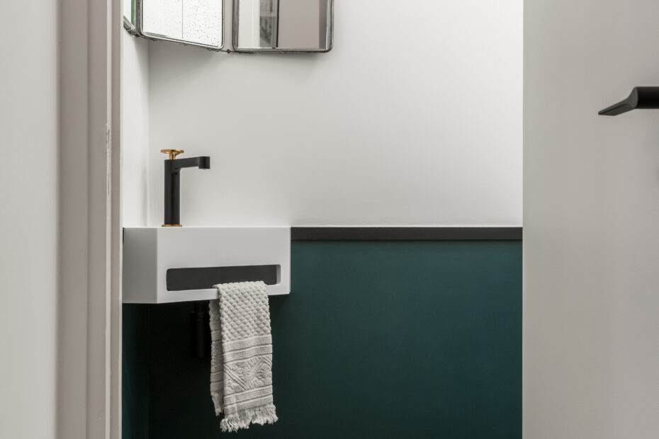 Maison_Courty_renovation_decoration_toilettes_salledebain_carodeco wax sophie fetro_carreau ciment